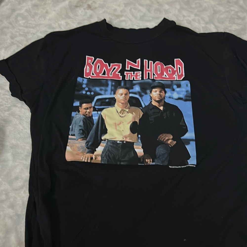 boys n the hood black tee size medium